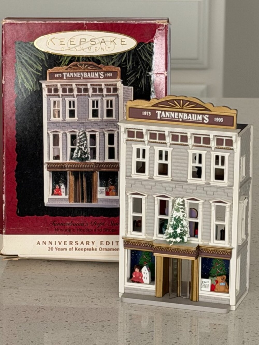 Hallmark Ornament Nostalgic Houses & Shops Tannenbaum;s Dept. Store